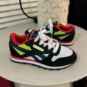 Boys Size 12.5 Reebok Multicolored Black White Sneakers Running Shoes NWOT